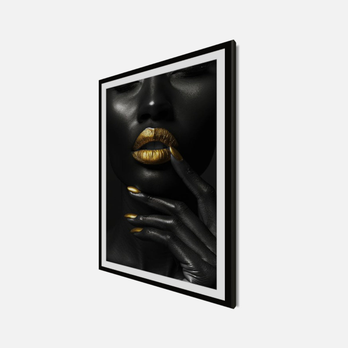 Wandbild gerahmt FRAU SCHWARZ WEISS GOLD 50x70 cm – Modernes Glamour Portrait - Seitenansicht