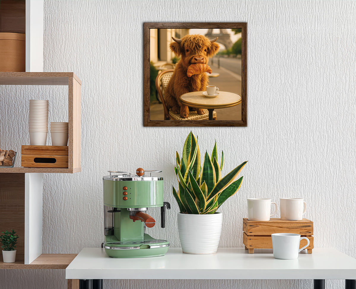 Wandbild gerahmt HOCHLANDRIND IN PARIS 35x35 cm – Tierbild Natur Wanddeko - Ambiente 1