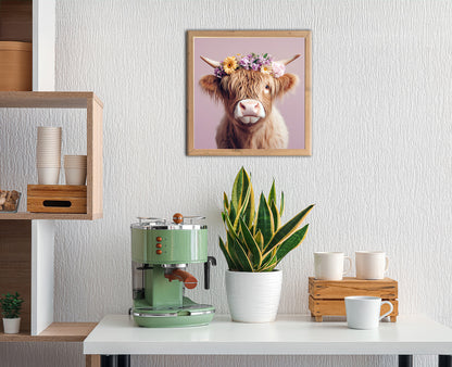 Wandbild gerahmt KUH MIT BLUMENKRANZ 35x35 cm – Tierbild Natur Wanddeko modern - Ambiente 1