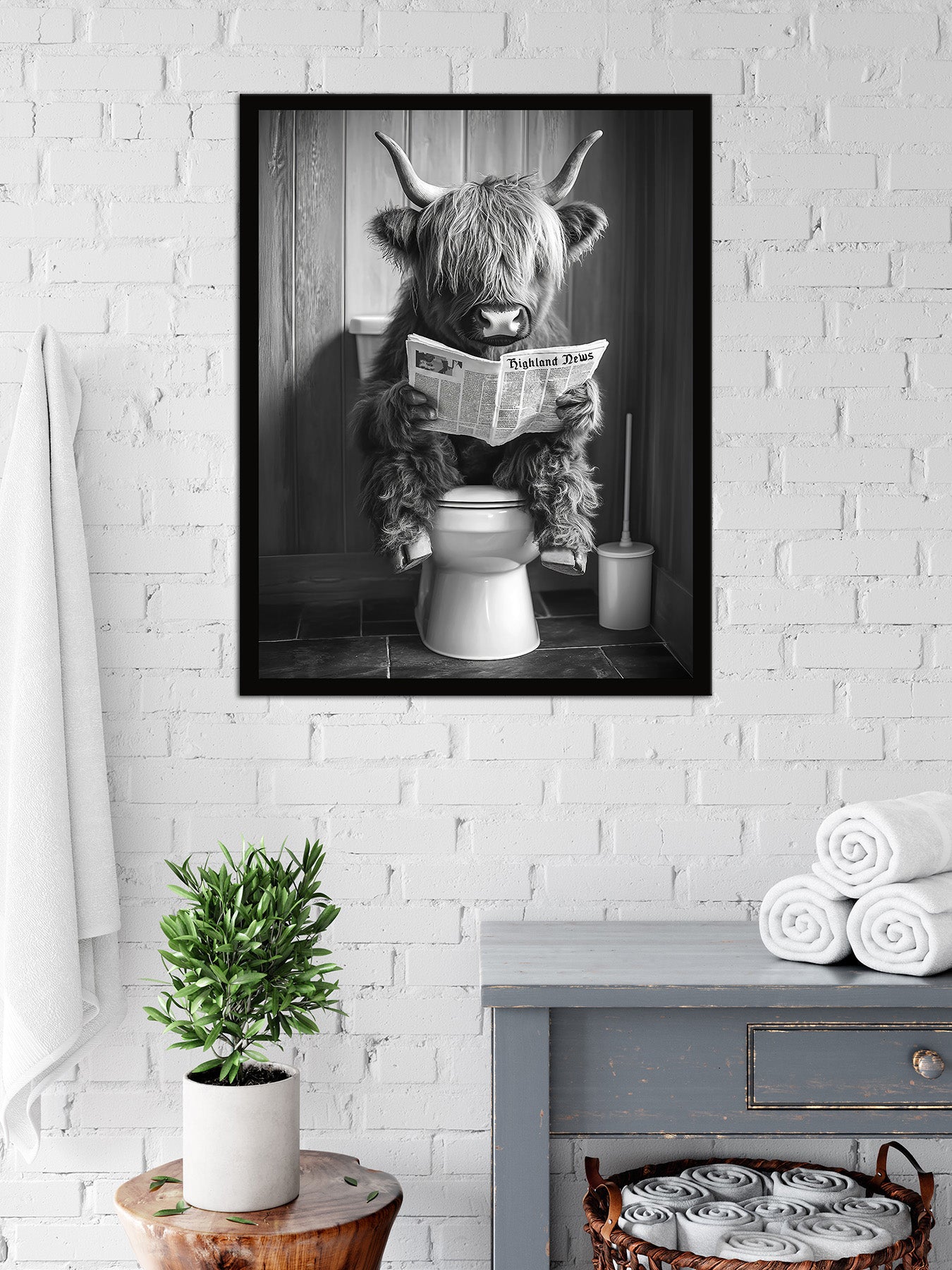 Wandbild gerahmt HOCHLANDRIND BEIM GESCHÄFT 40x50 cm – Wanddeko Boho Scandi - Ambiente 1