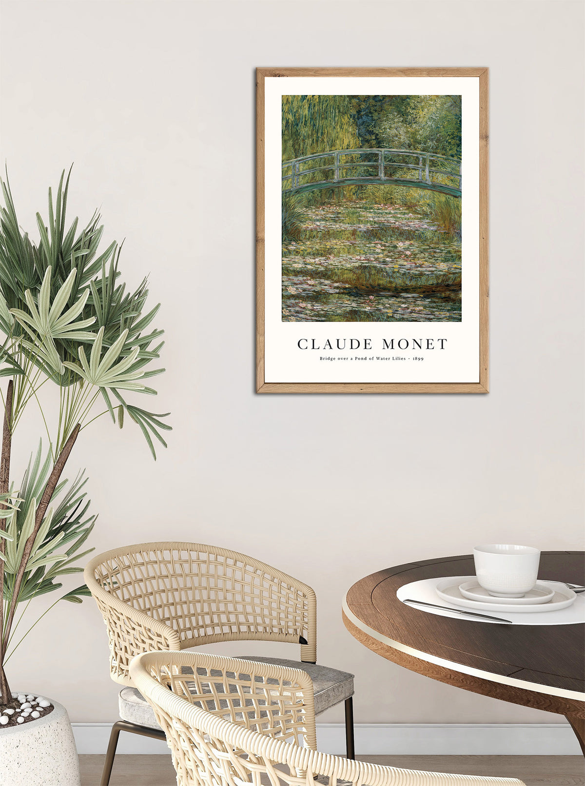 Wandbild gerahmt BRÜCKE ÜBER SEEROSEN 50x70 cm – Sommerliches Küstenmotiv - Ambiente 1