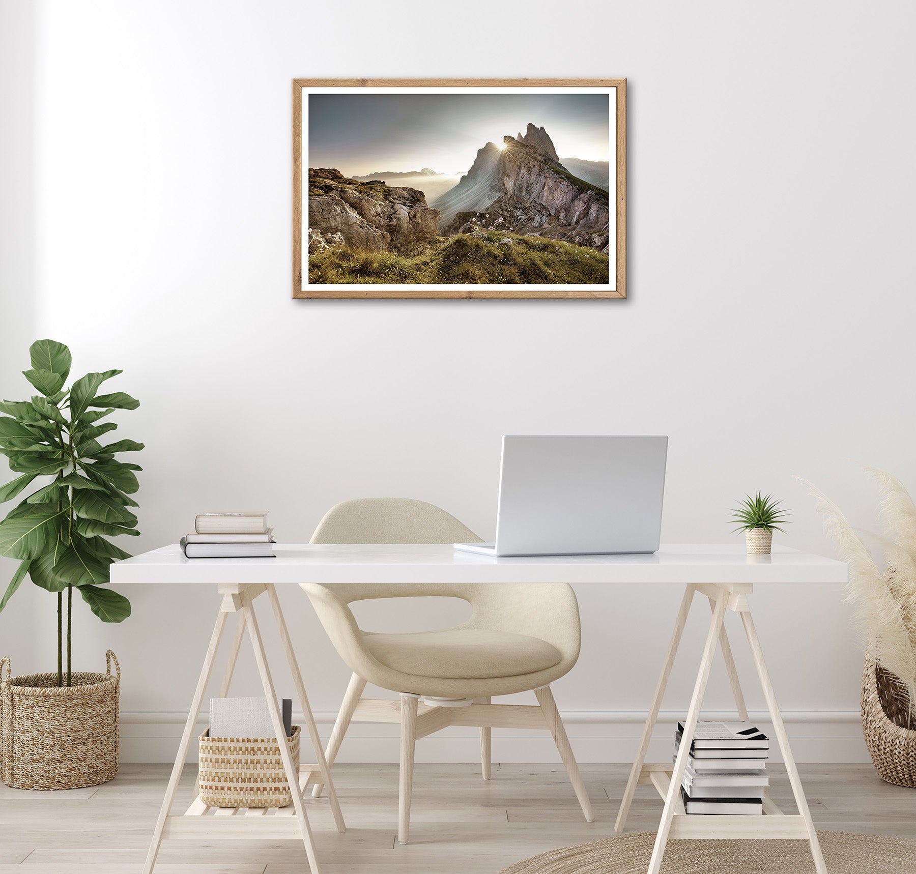 Wandbild gerahmt BERGE SONNENAUFGANG 50x70 cm – Landschaftsbild Alpen Panorama - Ambiente 3