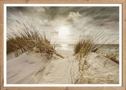 Wandbild gerahmt STRANDSONNE 50x70 cm – Maritime Wanddeko Dünen Meerblick