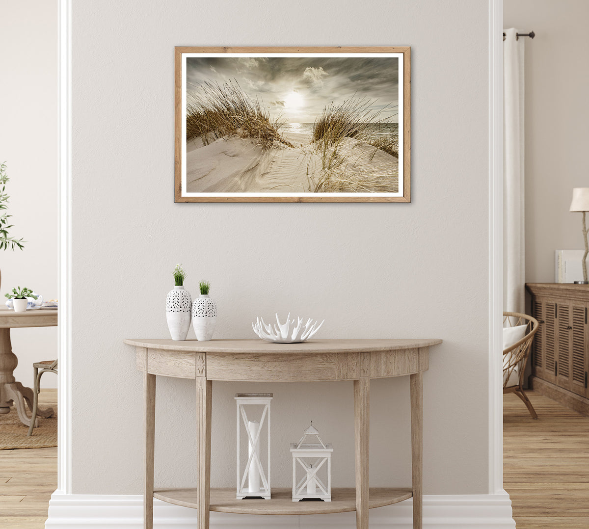 Wandbild gerahmt STRANDSONNE 50x70 cm – Maritime Wanddeko Dünen Meerblick - Ambiente 1
